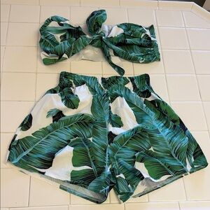 Tropical Leaf Print Women's Shorts and Tie Tube Top Set